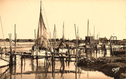 L'époids , Bouin * Le Port * Bateaux De Pêche - Autres & Non Classés