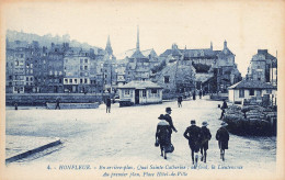 Honfleur * Place De L'hôtel De Ville * Le Quai Ste Catherine Et La Lieutenance - Honfleur