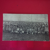 CARTE PHOTO FANFARE DU 9EME REGIMENT D INFANTERIE 1918 AGEN ? LIEU A IDENTIFIER - War 1914-18