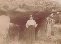 Rochechouart * 1915 * Le Dolmen Du Village * Thème Menhir Pierre Monolithe Mégalithe * Photo Ancienne 8.2x6cm - Rochechouart