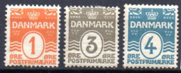 Danemark: Yvert N° 48-50-51*; Petites Rousseurs  Cote 18.00€ - Neufs