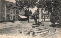 La Ferté Macé * Place , Monument Des Soldats Morts Guerre 1870 * Débit De Tabac Tabacs Hôtel De La Gare MAILLET - La Ferte Mace