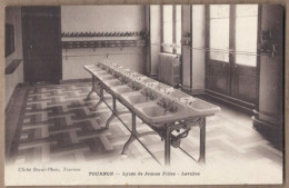 Delcampe - CPA 07 - TOURNON Sur RHONE - Lycée De Jeunes Filles - Lavabos - TB PLAN Intérieur - Tournon