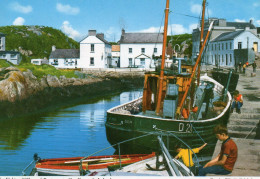 BURTONPORT, THE FISHING VILLAGE, ENFANTS, BATEAUX DE PECHES COULEUR  RE F 9377 PARO - Donegal