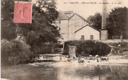 Arc Sur Tille Le Moulin -  Lavandière Avec Brouette à Linge - Moulins à Eau