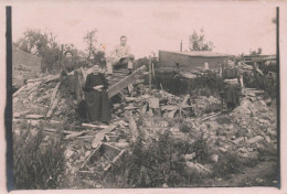 WW1 Guerre 14/18 War * Carte Photo Militaire Militaria * Village Bombardé , Décombres * Villageois * LIRE TEXTE ! - Oorlog 1914-18