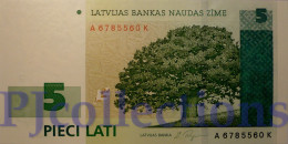 LATVIA 5 LATI 2001 PICK 49b UNC - Letland