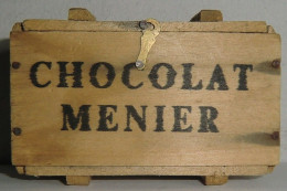 Ancienne Petite Boite En Bois Transport Chocolat Menier état Neuf - Chocolade