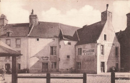 St Sauveur Le Vicomte * Place Et Hôtel De La Victoire , BARRE Propriétaire - Saint Sauveur Le Vicomte