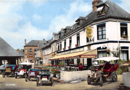 76-CLERES- HÔTEL DU CHEVAL NOIR MUSEE REGIONAL DE L'AUTOMOBILE 1900 VUE PARTIELLE DE LA COLLECTION - Clères