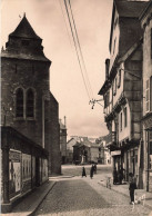 St Brieuc * Place Du Martray * Une Des Tours De La Cathédrale Et Vieille Maison - Saint-Brieuc