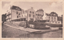 29 LE POULDU -   La Cale -The Wedge     Vue Sur Hôtel Du Pouldu  Et Café Restaurant De La Laita   TP PLAN Env.1935 RARE - Le Pouldu