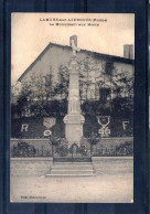 69. Lamure Sur Azergues. Le Monument Aux Morts - Lamure Sur Azergues