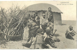 Lessouto Le Soir Devant La Hutte - Lesotho