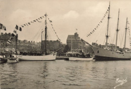 St Malo * Pardon De Terreneuvas , Bassin Duguay Trouin Et Château * Terre Neuvier Goëlette Bateau Voilier Pêche Polaire - Saint Malo