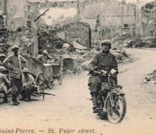 Moto Ancienne De Marque Type Modèle ? * CPA * Motos Motocyclette Transport * Verdun Rue St Pierre * Guerre War - Motorfietsen