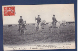 CPA Provence Camargue Taureaux Gardians Circulé - Provence-Alpes-Côte D'Azur