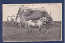 CPA Provence Camargue Taureaux Gardians Non Circulé - Provence-Alpes-Côte D'Azur