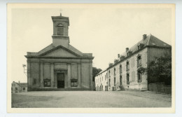 Neufchâteau - L'église Et Le Presbytère - Neufchâteau