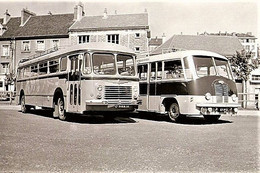 Renault Et Delahaye Autocars Au Gare Routier De Nevers  - 15x10cms PHOTO - Bus & Autocars