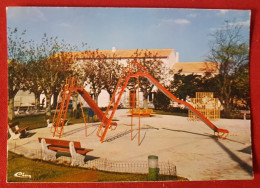 CPM -  Remoulins -(Gard) - La Mairie - Les Jardins Et Les Jeux D'Enfants - Remoulins