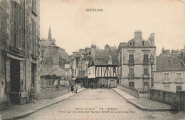 Redon * Grande Rue Et Pont Sur La Canal De Nantes à Brest * Epicerie * Enfants - Redon