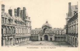 FRANCE - Fontainebleau - La Cour Du Baptistère - édifice - BF, Paris - Cour Intérieure - Carte Postale Ancienne - Fontainebleau