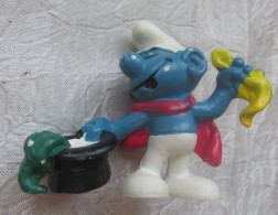 Schleich 1979 Hong Kong - Schtroumpf Magicien Chapeau Et Foulards - Smurfs