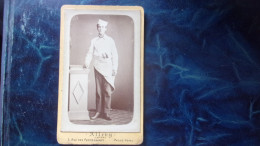 CDV PAR ALLEVY  PALAIS ROYAL  HOMME EN TENUE BOUCHER COUTEAU CHARCUTIER CUISINE - Old (before 1900)