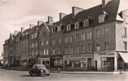 St Hilaire Du Harcouët * Avenue Du Général Leclerc * Commerces Magasins - Saint Hilaire Du Harcouet