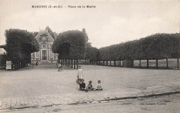 Mandres * La Place De La Mairie * Enfants Villageois - Mandres Les Roses