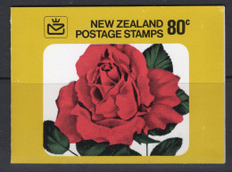 New Zealand 1977 Roses - 80c Booklet Complete (SG SB29) - Dienstmarken
