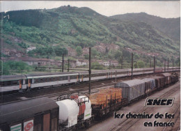 SNCF Les Chemins De Fer En France 1978 - TRAINS LOCOMOTIVES WAGONS RAIL TURBOTRAINS GARES - Chemin De Fer & Tramway