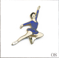 Pin's Sport - Patinage Artistique / Patineuse Tenue Bleue. Est. Pretty Things. EGF. T963-08 - Pattinaggio Artistico