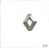 Pin's Automobile - Renault / Logo. Taille : 16 X 12 Mm.  Est. Sofrec. Métal Argenté 3D. T966-04 - Renault