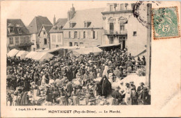 S13466 Cpa 63 Montaigut - Le Marché - Montaigut