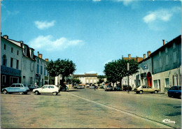 17732 Cpm 32 Nogaro - Place Jeanne D'Arc - Nogaro