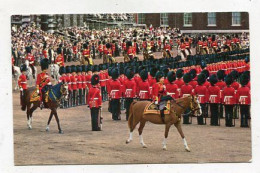 AK 142033 MILITARY / UNIFORM - England - London - Queen Elisabeth At The Trooping The Colour Ceremony - Uniformes
