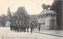 BELGIQUE - BRUXELLES - Les Grenadiers Devant Le Château Royal - Carte Postale Ancienne - Altri & Non Classificati