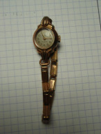 Ancienne Montre De Femme KIPLE,  Ancre 15 Rubis - Fond Acier Inoxydable - Remontoir Bloqué. - Antike Uhren