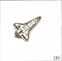 Pin's Espace - Navette Spatiale Américaine / Orbiteur “Discovery“. Non Estampillé. Zamac Fin. T974-09 - Space