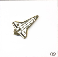 Pin's Espace - Navette Spatiale Américaine / Orbiteur “Discovery“. Non Estampillé. Zamac Fin. T974-09 - Espacio