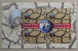 N-U-C Ge08-01 : Nations Unies Genève  - Changement De Climat, Escargot Sur Une Terre Aride Craquelée Et Globe Terrestre - Ongebruikt