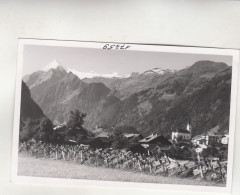 D931) KAPRUN Kitzsteinhorn - Alte Ansicht Holzzaun Häuser Kirche U. Berge - AGFA Foto AK - Kaprun