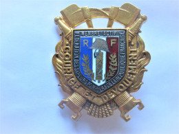 ANCIEN INSIGNE EMAIL DES SAPEURS POMPIERS MEMBRE ACTIF DE LA F.S.P.R.F ARTHUS BERTRAND PARIS - Pompieri