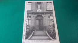 VOYAGEE 08  MEZIERES  PENSIONNAT SOEURS DE  SAINTE CHRETIENNE  COUR INTERIEURE ESCALIER D HONNEUR - Charleville