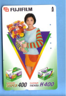 Japan Telefonkarte Japon Télécarte Phonecard -  Girl Femme Women Frau FUJI Super H 400 Fujicolor - Personen