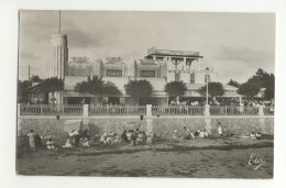 33/ CPSM - Andernos Les Bains - Grands Cafés Sur La Plage - Andernos-les-Bains