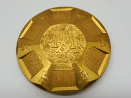 - MEDAILLE PRESSE PAPIER BRONZE Doré CALENDRIER 1981 Signes Zodiaque D PONCE    E - Briefbeschwerer