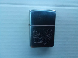 Briquet Zippo Décor 5 Mains I XII 09/1996 (bazarcollect28) - Zippo